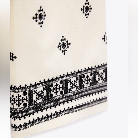 Zara size L Patterned Cream and Black Women's Pants - Picture 6 of 14